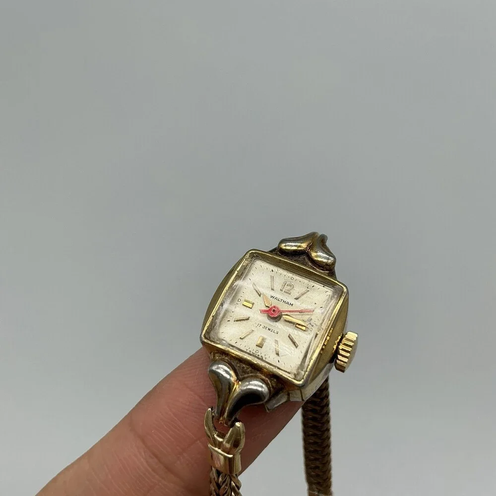 Vintage Waltham 17 Jewels Womens Watch 16mm Cream Dial Gold Tone Swiss Manual